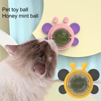 Giocattolo di erba gatta per gatti Attraente cartone animato autoadesivo a forma di ape rotante Mint Ball Toy Forniture per animali domestici