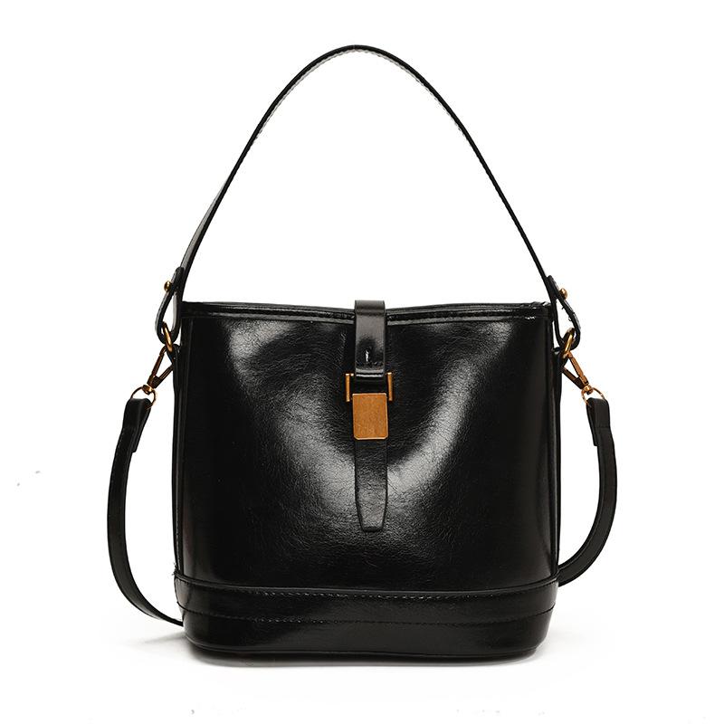 Commuter to work Hand carry bucket bag 2025 niche trendy messenger bag women's winter new fashion casual shoulder bag