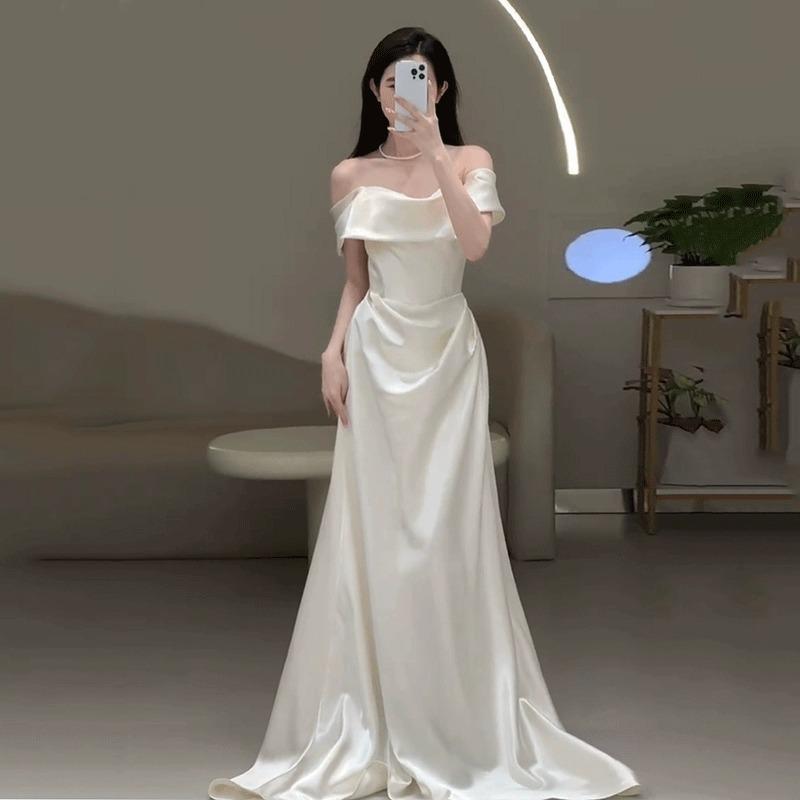 Elegant Satin One-Shoulder Engagement Dress Women's High-End Luxury Simple White Bridal Gown with Veil for Wedding And Party