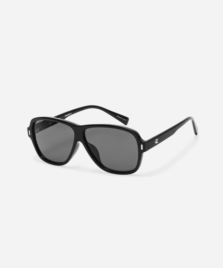 Neotelia Rek · Black