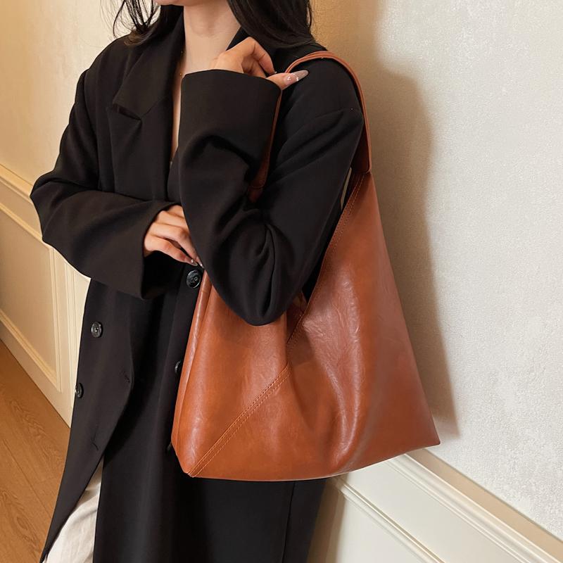 Large Capacity Retro Bag Women's Shoulder Bag Commuter Tote Bag