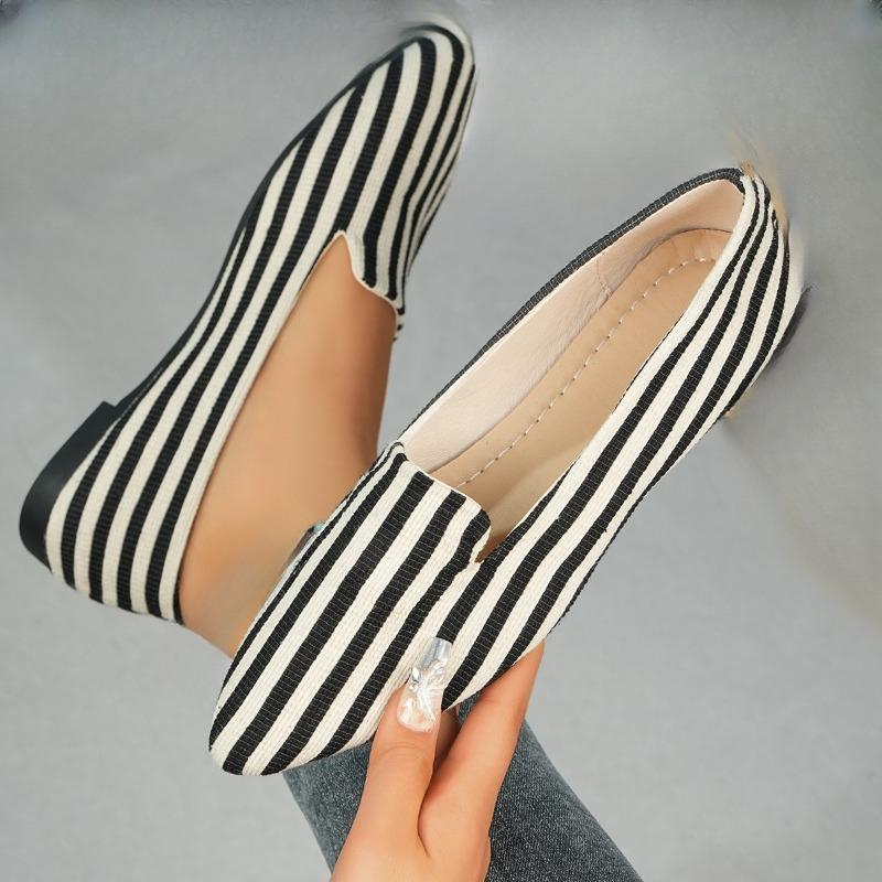 New Large-sized Pointed-toe Flat Flat-heeled Soft-soled Women's Single Shoes Are Versatile and Breathable