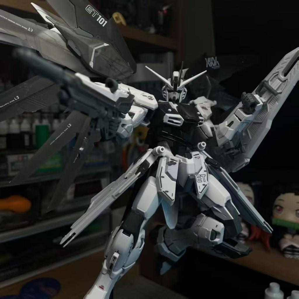 Freedom 2.0 MG 1/100 Semi-Transparent Version Not Started Model Action Figure Assembly Model Kit Desktop Ornament Toy Collection