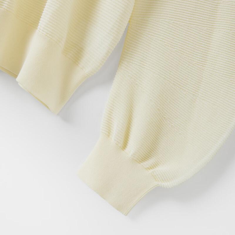 Broadcast Women's Round Neck Long Sleeve Knit Top