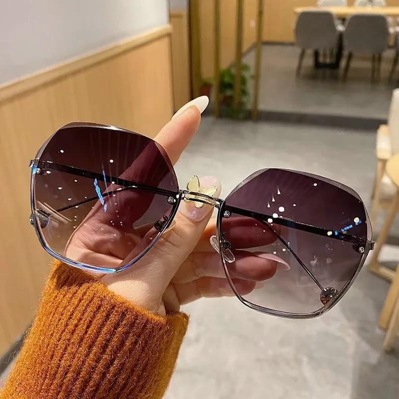 Brand Design Fashion New Polygonal Metal Sunglasses Retro Ladies Glasses Classic Trend Luxury Driving Travel Eyewear