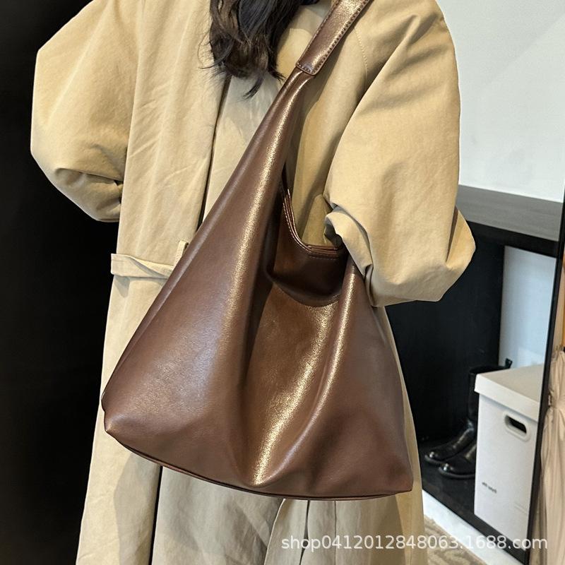 Large capacity tote bag Lazy wind bag Women's 2025 new niche underarm bucket bag Fashion shoulder commuter bag