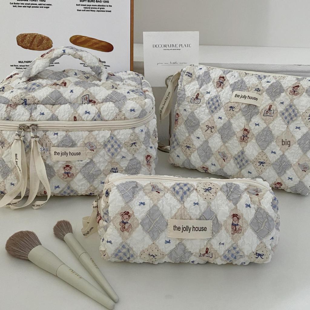 Large Korean-Style Bow Makeup Bag: Spacious, Portable Travel Toiletry and Cosmetic Storage for Girls