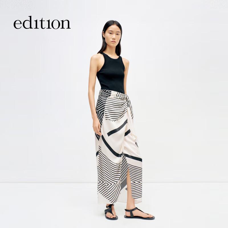 

Летнее платье А-силуэта с принтом, шелковый шарф-галстук S