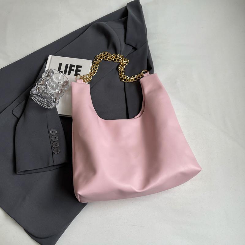 Chic Vintage Large Capacity Tote Bag Fashionable Shoulder Bag For Daily Use