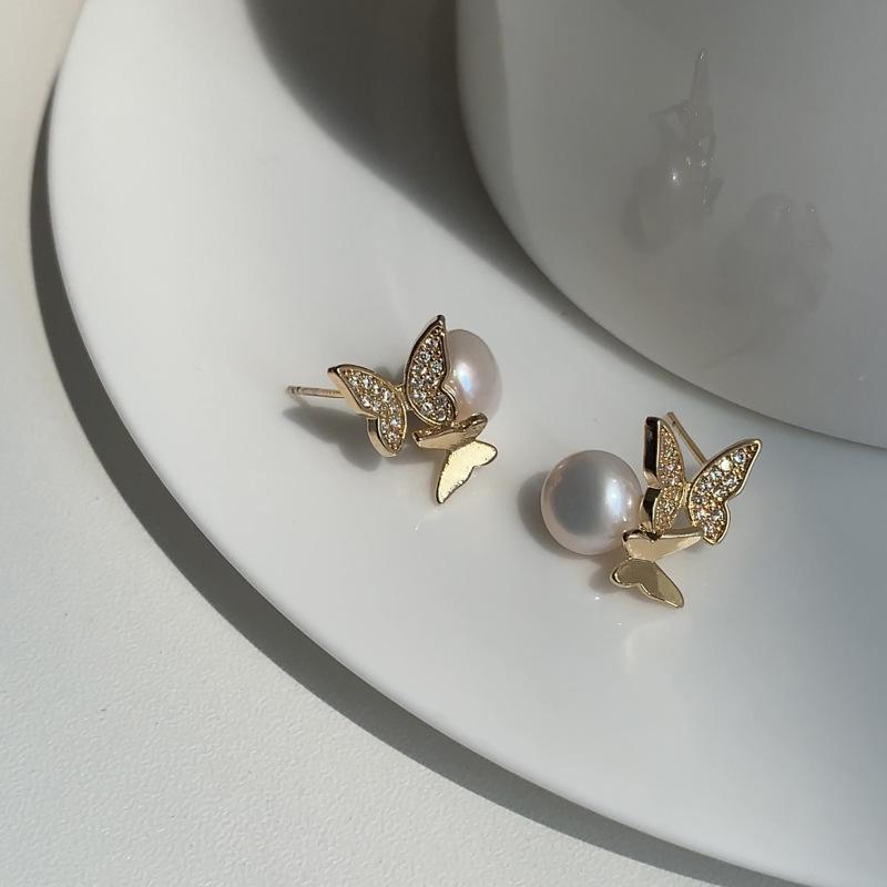

Korean Style Butterfly Pearl Stud Earrings - Spring/Summer Trend, Simple & Luxurious Design
