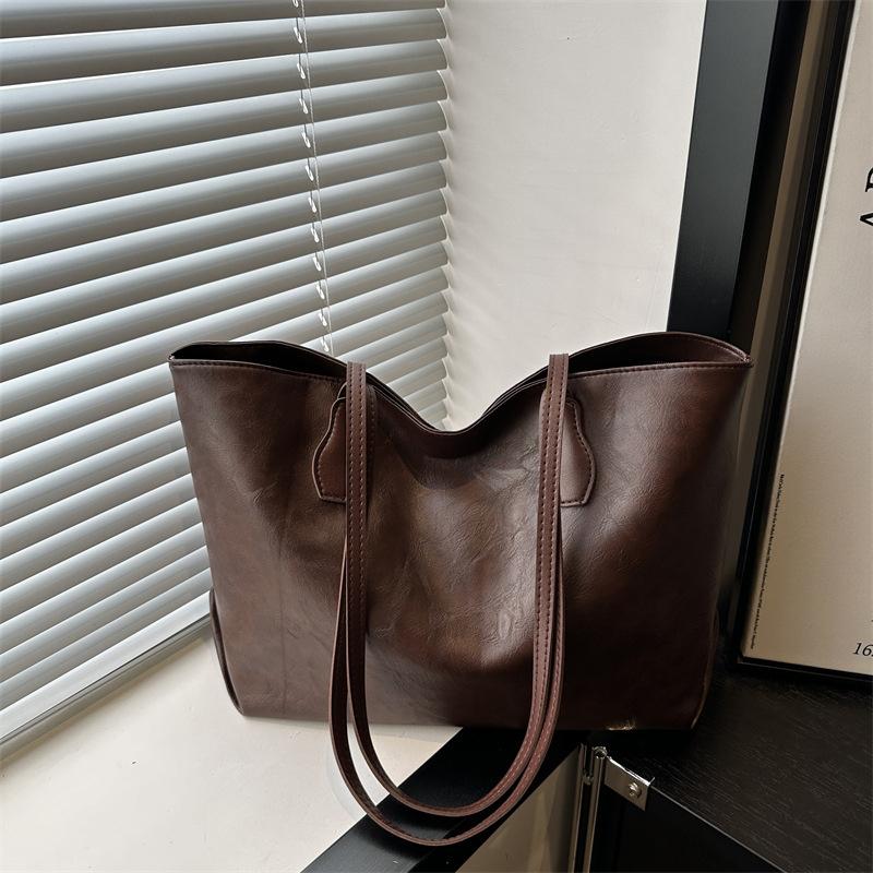 New Simple Solid Color Versatile Tote Bag Fashion Commuter Light Luxury Trend Faux Leather Design Shoulder Bag