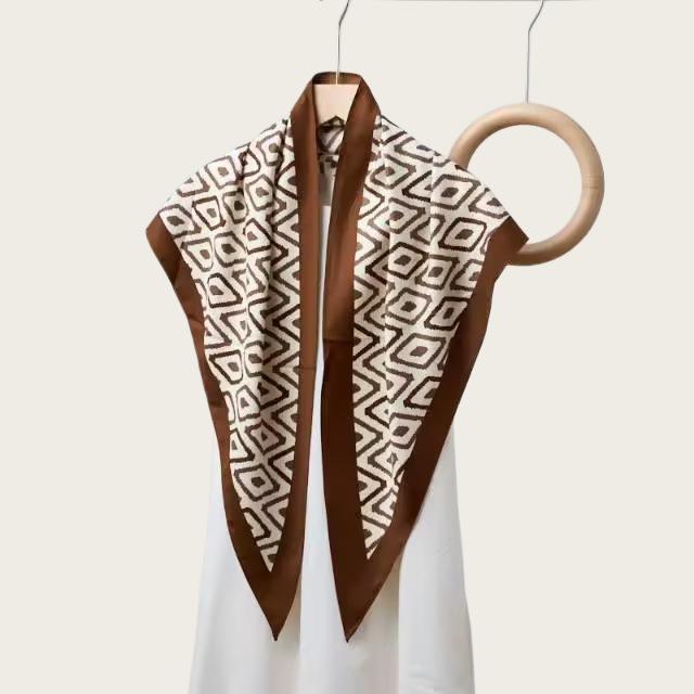 Twill silk triangular scarf, clothing accessories, cashew nut double-sided printed belt, versatile women's rhombus silk scarf, bag head, fart curtain.