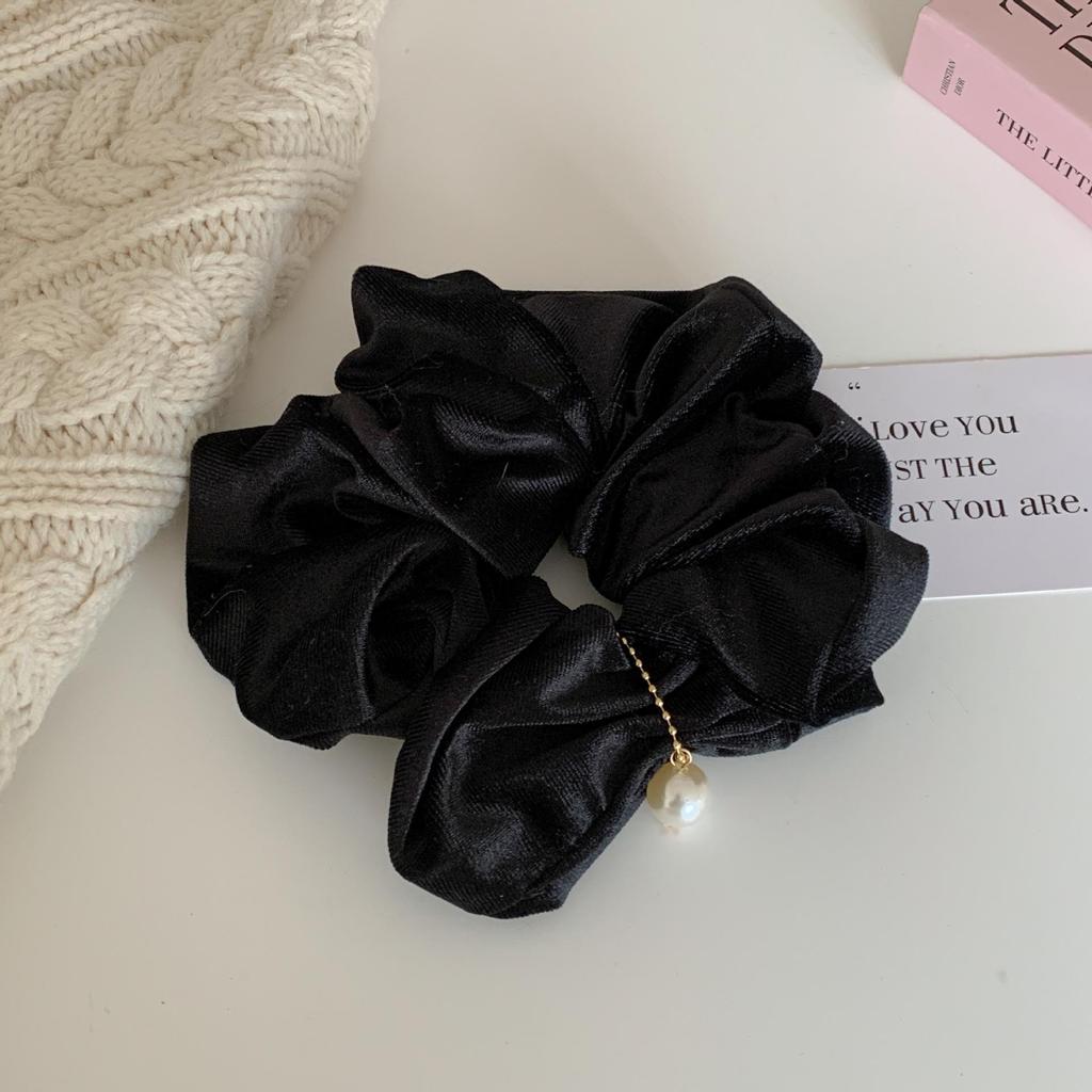 2024 High-Grade Black Pearl Velvet Hair Band: Autumn/Winter Women's Stylish Elastic Head Flower