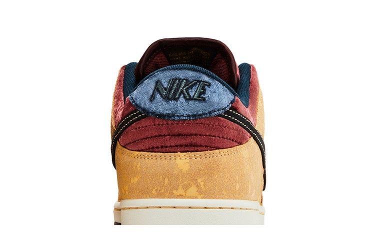 Men's Sneakers Nike SB Dunk Low City of Cinema