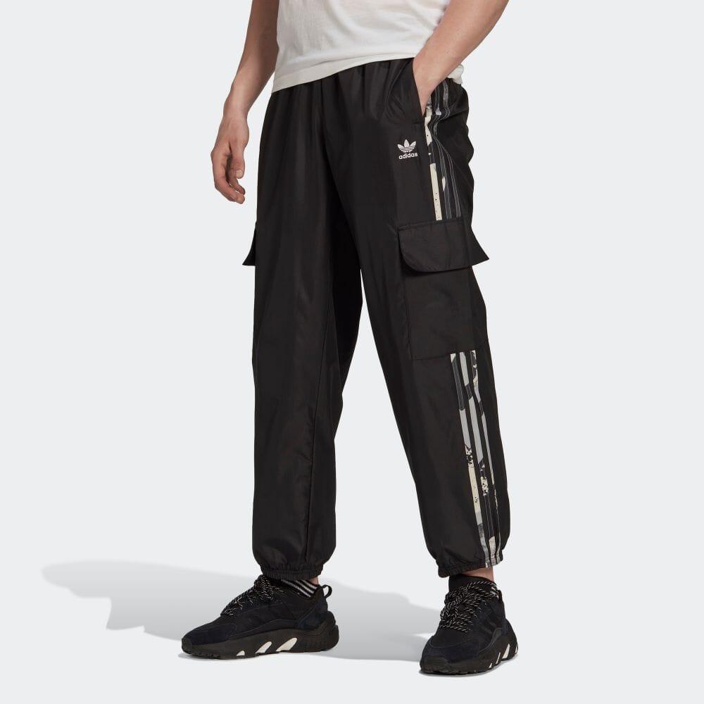 Adidas Originals Trefoil Logo Print Loose Fit Pocket Detail Cargo Pants Men Pants Black HK2809