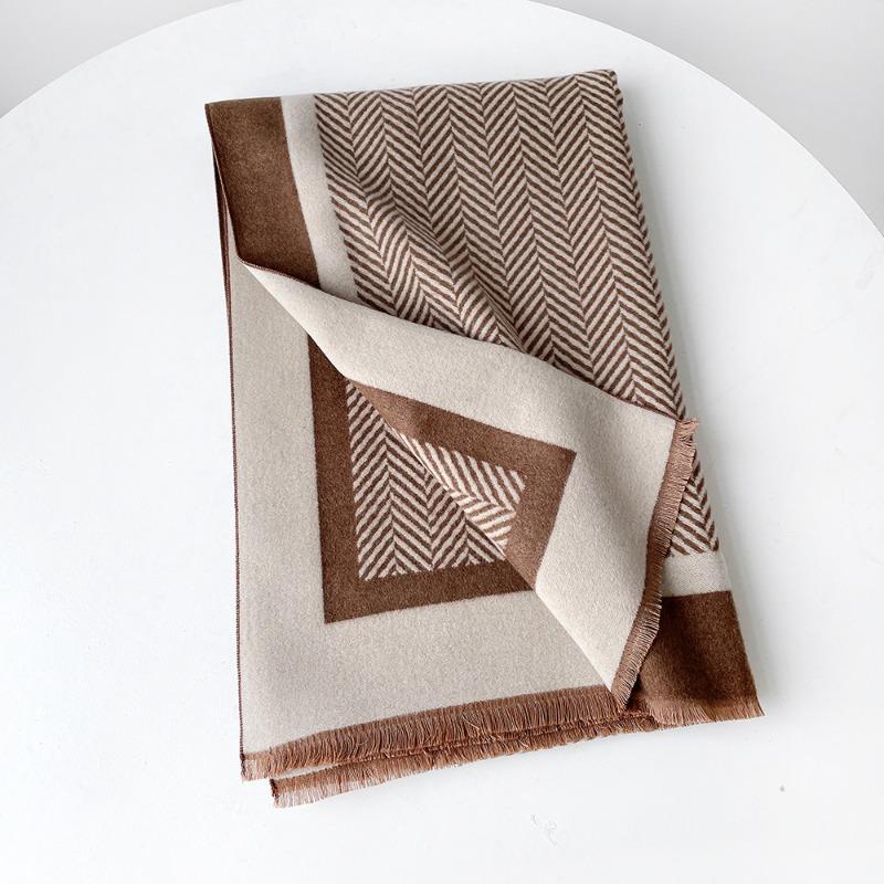 Literary and simple style shawl light luxury wool scarf afternoon nap air conditioner blanket dual-purpose autumn and winter scarf advanced sense