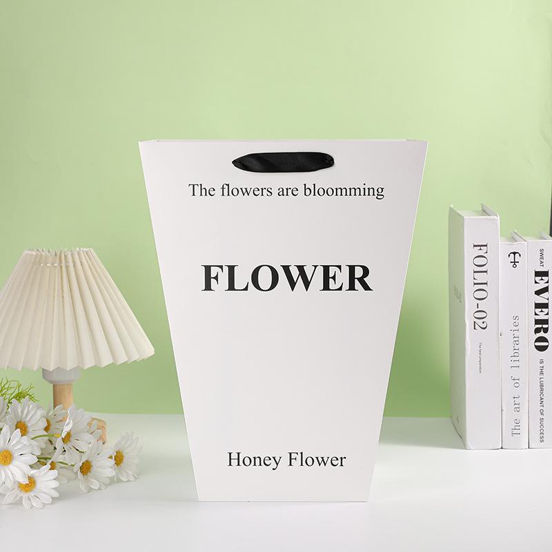 Trendy Gift Floral Tote Bags Souvenir Gift Bags Bouquet Packaging Bags Creative High-Fashion Floral Design Florist Shop