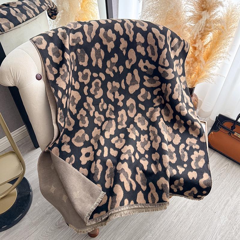 Leopard Print Jacquard Imitation Cashmere Scarf Women'S Short Fringed High-End Shawl