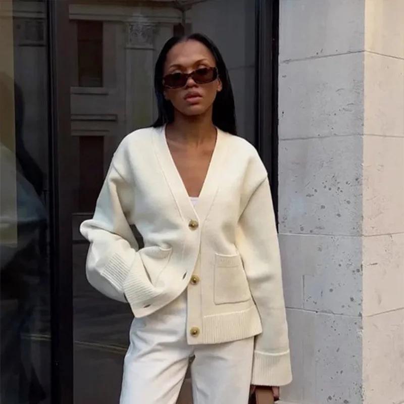 2025 Spring/Summer Solid V-neck Knit Cardigan - Casual & Versatile