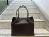 New women's bags, genuine leather women's bags, trendy shoulder bags, hand-woven shoulder handheld mother and child bags.
