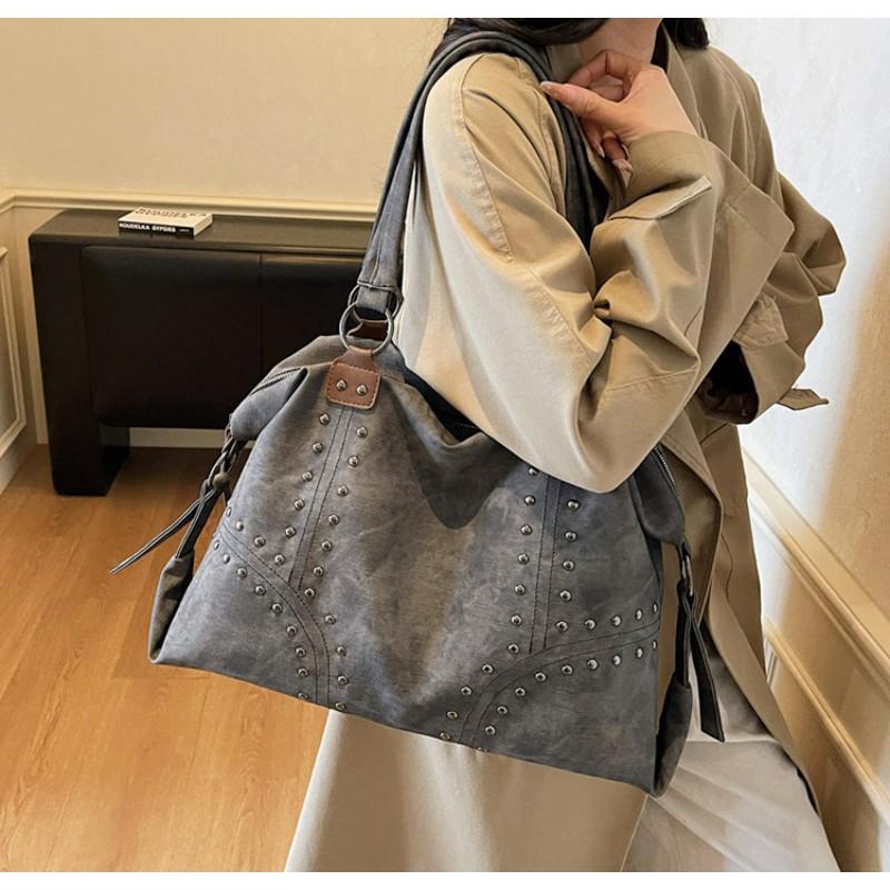 

Texture Niche Rivet Bag Women s Large Capacity Casual One-shoulder Handbag Travel Tote 44x14x31 чёрный