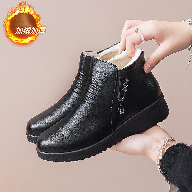 Sapatos casuais sapatos de algodão botas curtas de meia-idade femininas de outono e inverno sola macia sapatos médios femininos sapatos de couro planos quentes de veludo
