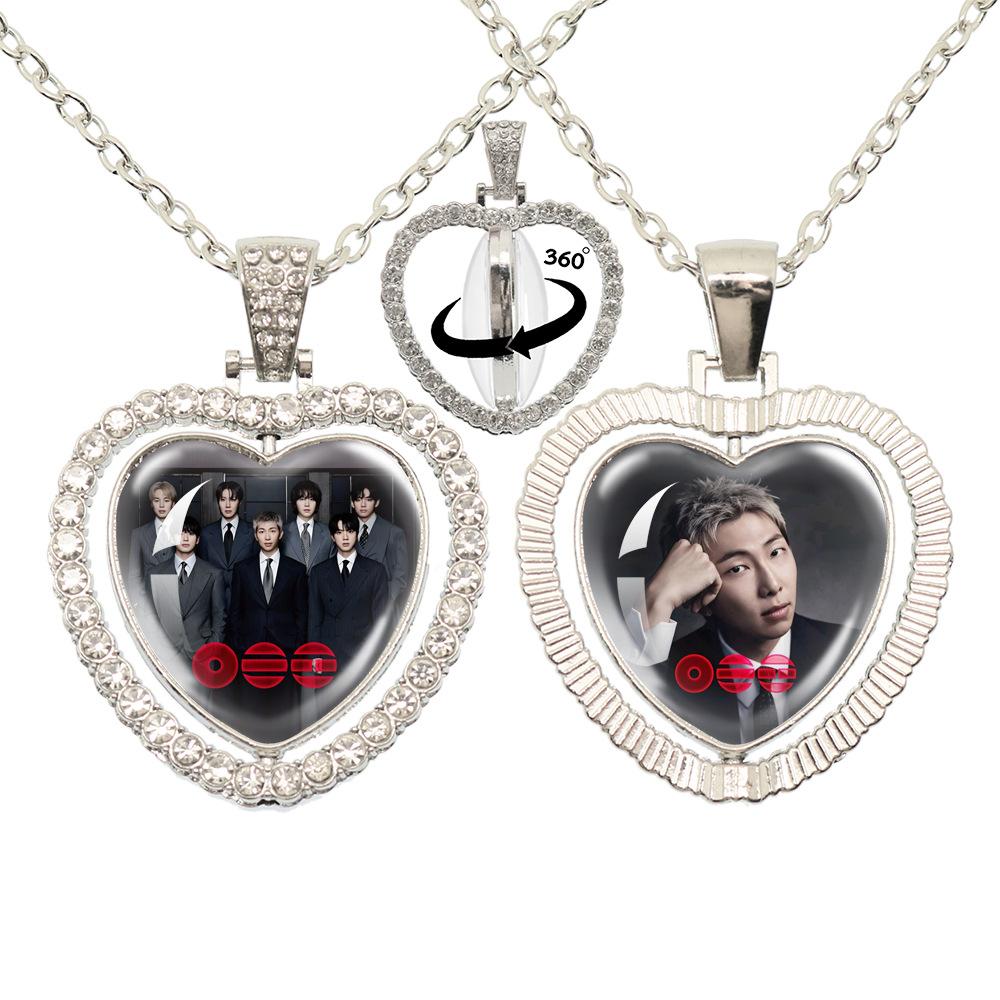 BTS Doppelseitige 360° drehbare Herz Halskette, Bangtan Boys Gruppe & Mitgliedsfoto Anhänger, Kpop ARMY Fans Schmuck Geschenk