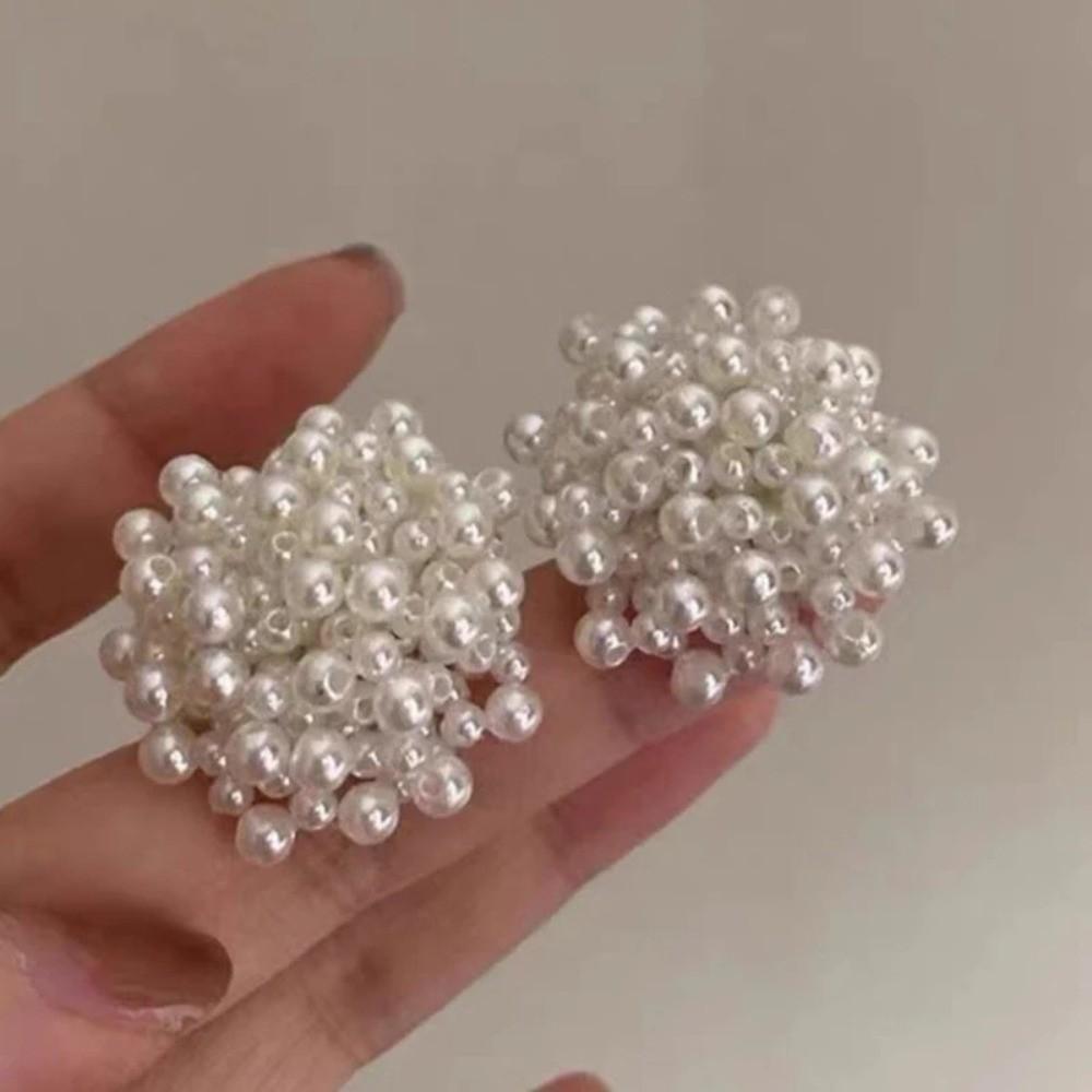 Hollow Out Pearl Earrings Gentle White Stud Earrings Elegant Ear Accessory Party Wear