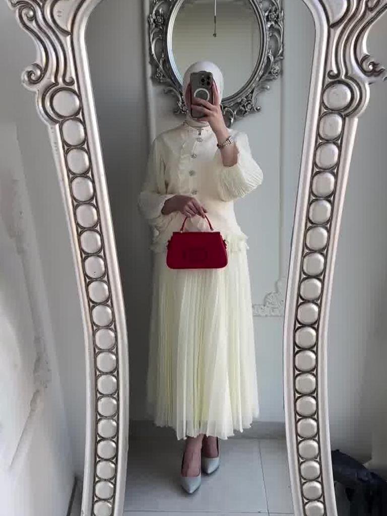 2024 Women's European and American Fashion: Pleated Skirt Suit with Wood Ear Edge