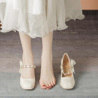 1 Stück eckiger Kopf Ein-Wort-Schnalle Retro Mary Jane Schuhe hohe Absätze Damen Frühling dicke Absätze einzelne Schuhe