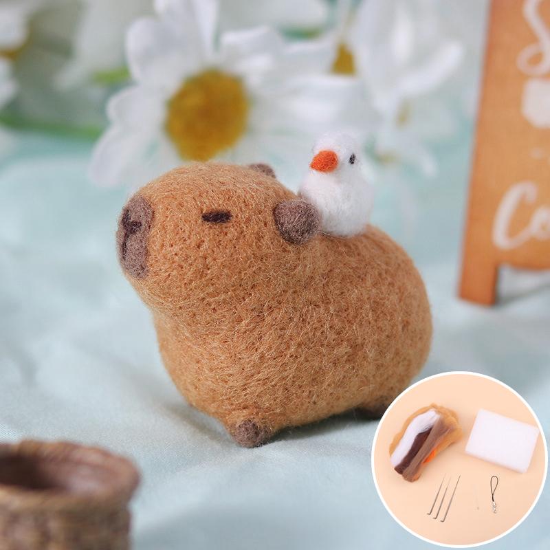 

Милая пухлая капибара серая рыбка набор материалов для начинающих шерстяной войлок ручная работа кукла плюшевые игрушки настольные украшения A3