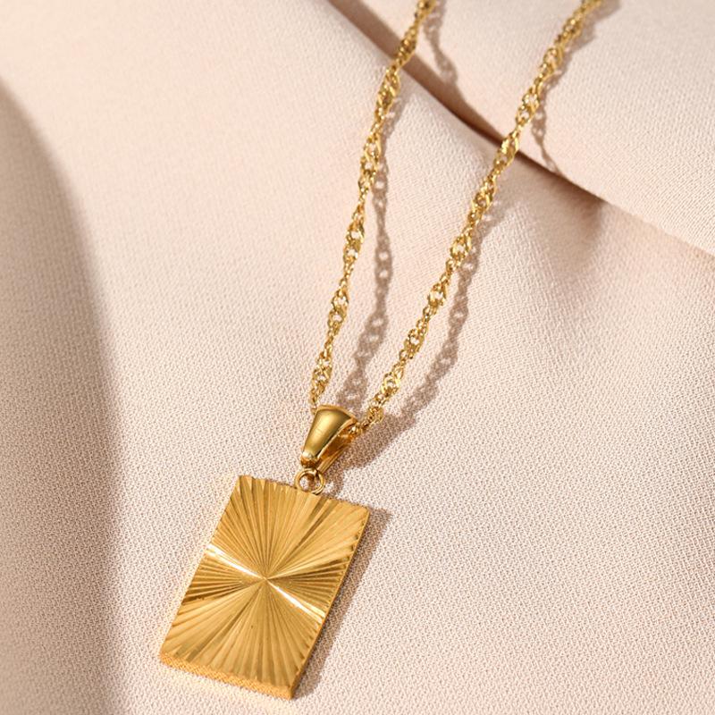 Fang Brand Batch Flower Pendant Necklace Titanium Steel Plated Real Gold Wind High Quality Stainless Steel Short Clavicle Chain