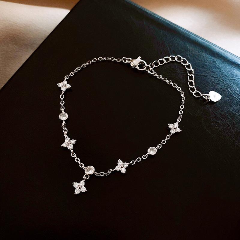 Bracciale Regolabile in Oro Vero Galvanizzato con Zir*****val Diamond, Lusso Leggero, Bracciale alla Moda di Alta Gamma, Gioiello Versatile per il Pendolarismo