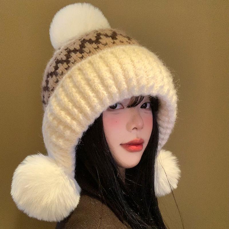 Knitted Hat Women's Winter Hairball Thickened Thermal Pullover Hat Cold Ear Protection Wool Hat