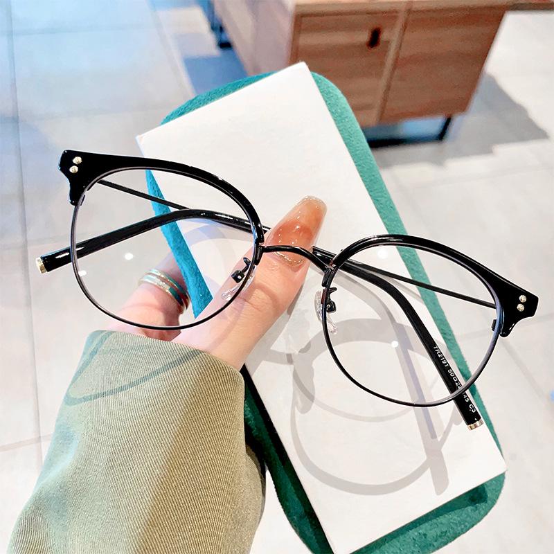 

2023 Сверхлегкие очки с круглой оправой и защитой от синего света для женщин - Корейский стиль, макияж не требуется