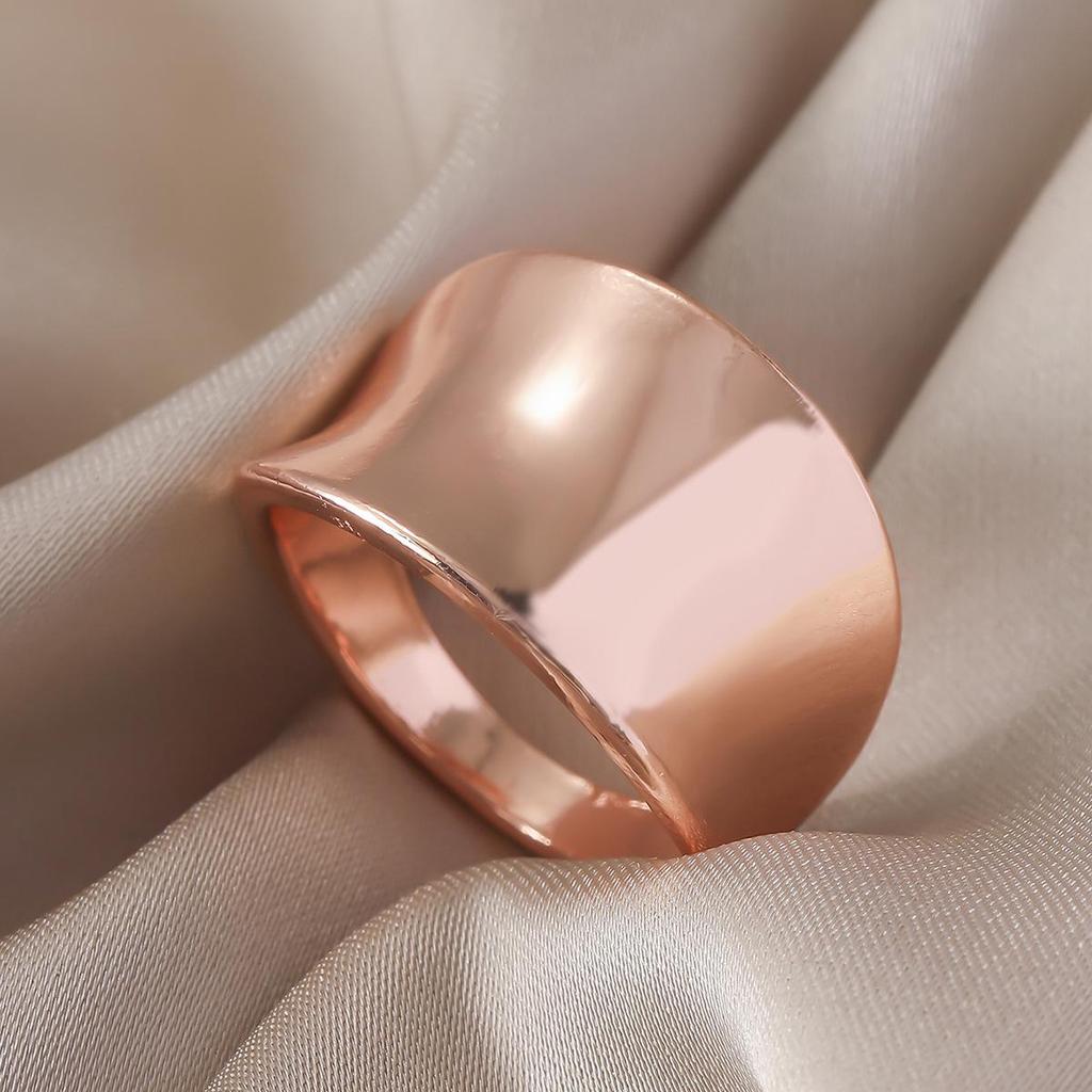 Anillo creativo Chencui irregular chapado en oro de 18 quilates para mujer