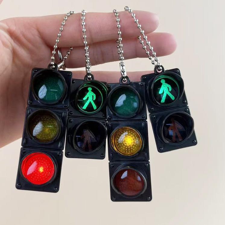 Modell Kreatives Auto LED Ampel Schlüsselanhänger Mini Elektronisches Fußgängersignal Schlüsselhalter Tasche Anhänger Neuheit Zubehör Geschenk