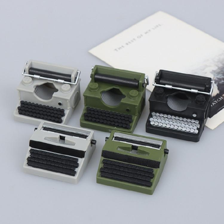 Detailed Vintage Typewriter Miniature Miniature Collectible Perfect For Dollhouses Displays Office Desk Decorations