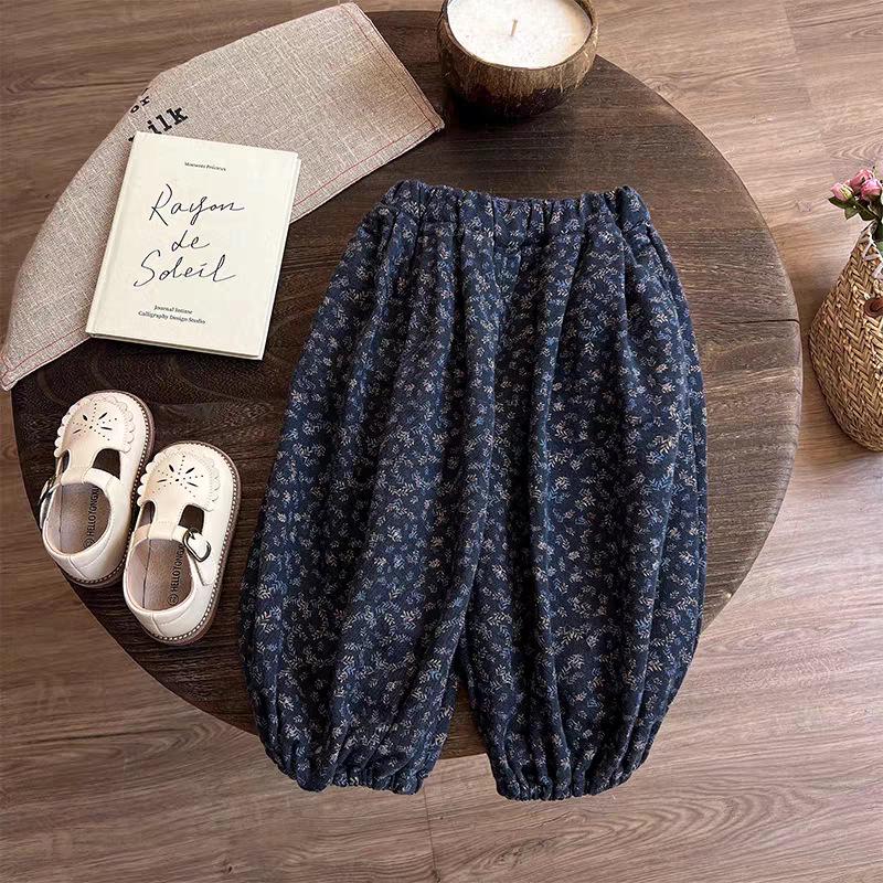 

Girls Fleece-Lined Three-Piece Set: Korean Mori Style Sweater for Spring/Autumn 2024 80