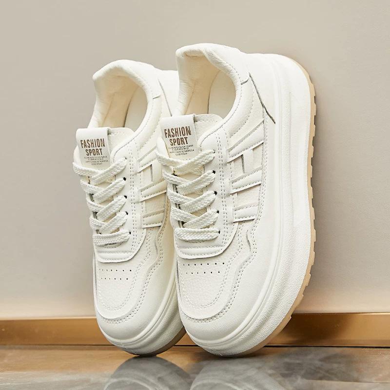 Little white shoes women's 2025 new popular autumn platform bread shoes sports and leisure students board shoes niche versatile