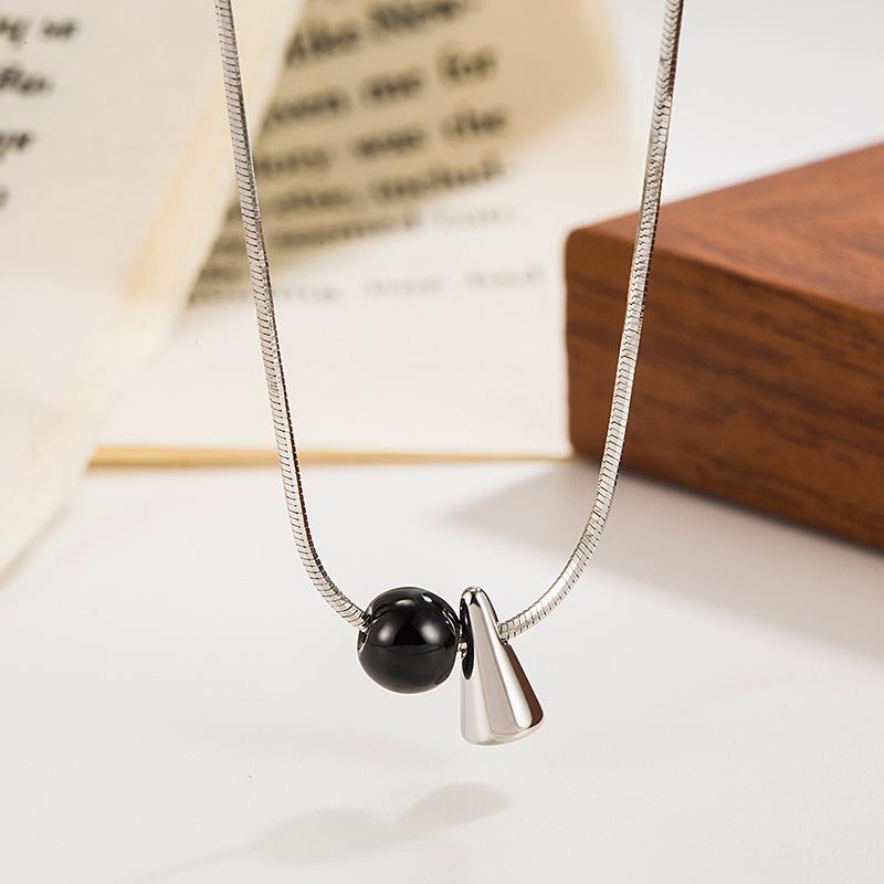 Black Bead Cone Pendant Necklace Women's 2024 New Niche Design Collarbone Chain Simple Light Luxury Design Neck Chain