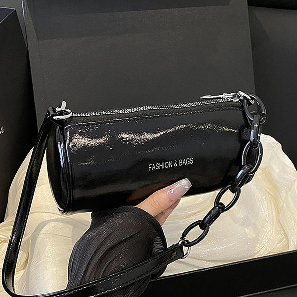 Design Trend Fashion Network Shoulder Live 2025 Red Niche Stream Triangle Handheld Women's Satchel Fashion New Oblique