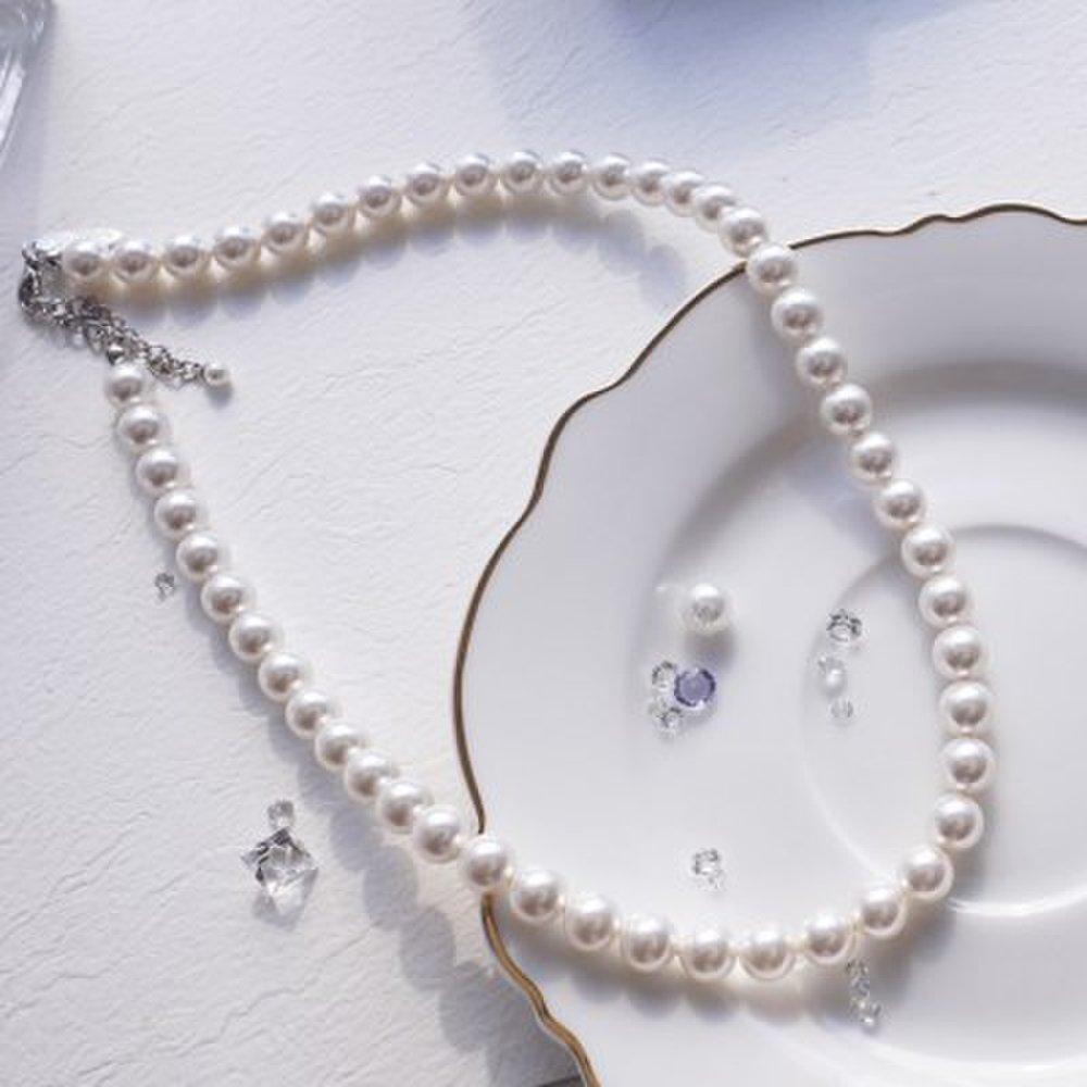 Women's Pearl Surgical Necklace Elegant Year-End Look Necklace