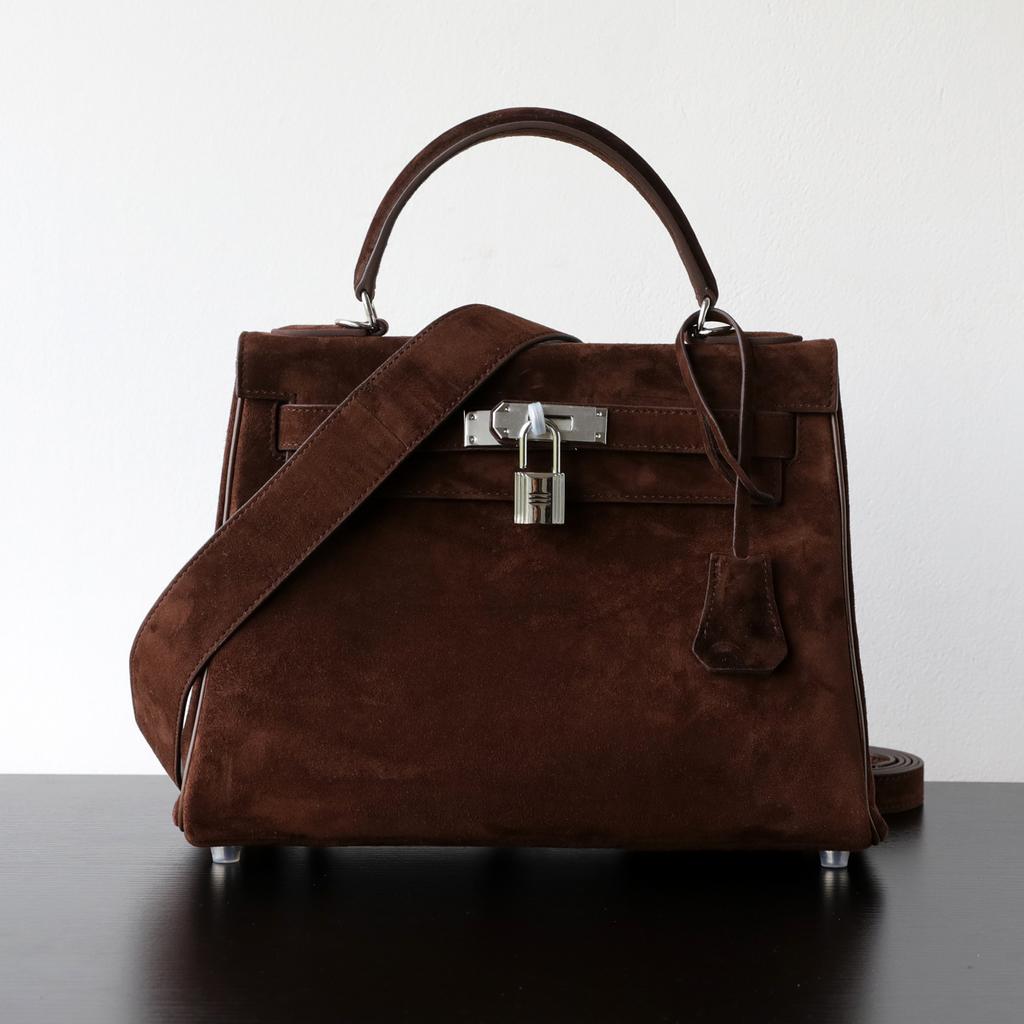 A Small and Light Luxury Lady's High-end Sheepskin Large-capacity Handbag, a Single-shoulder Crossbody Leather Women's Bag