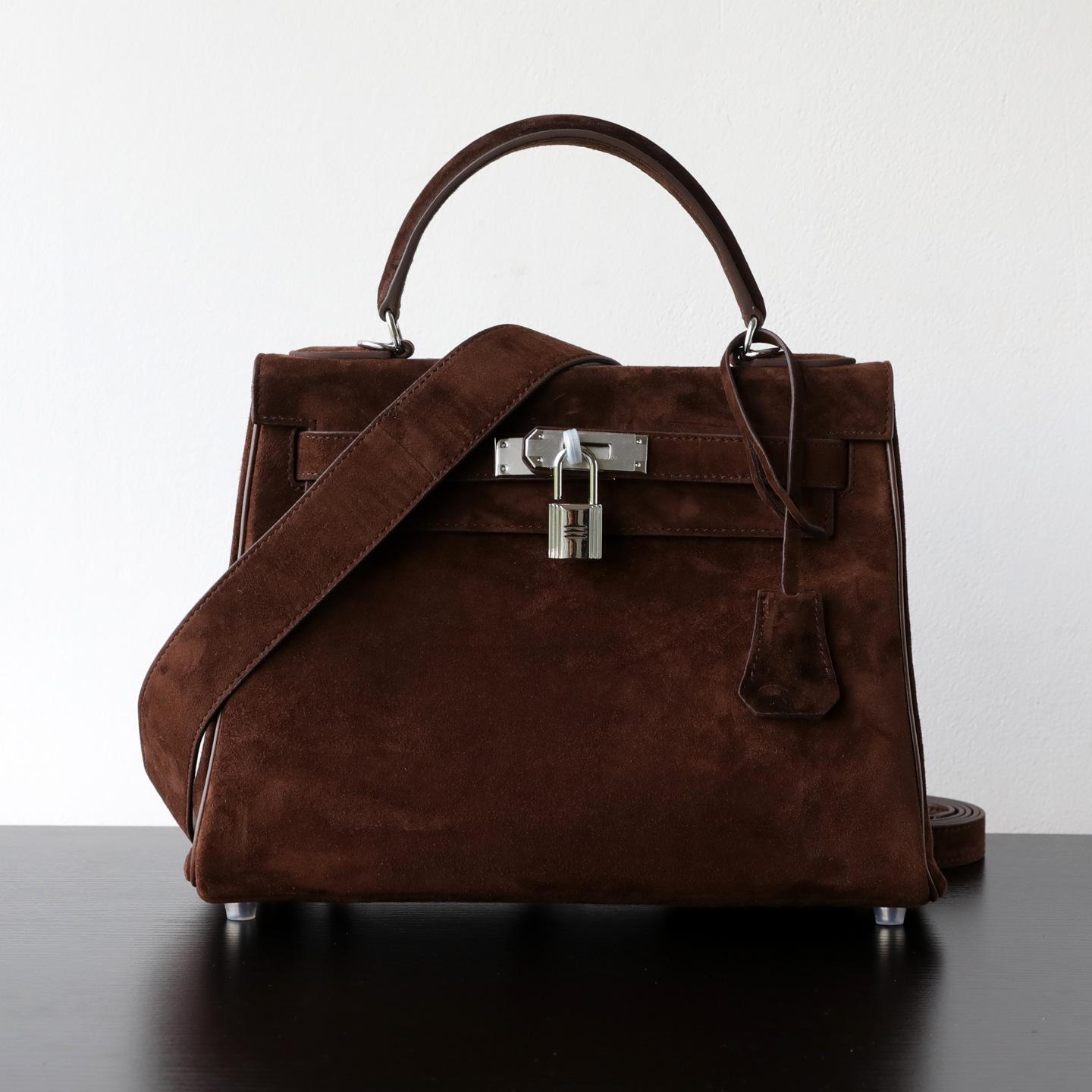 

A small and light luxury lady s high-end sheepskin large-capacity handbag, a single-shoulder crossbody leather women s bag 28x11x20cm кофейный