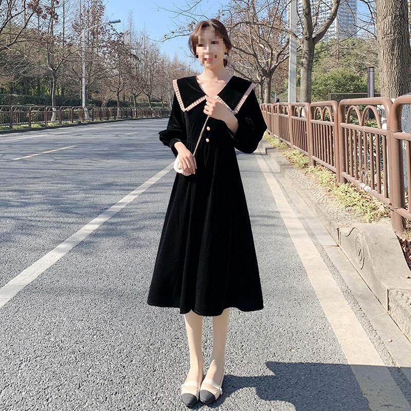 2024 French Hepburn Style Gold Velvet Peter Pan Collar Black Dress - New Spring Autumn Slim Waist Trend for Women.