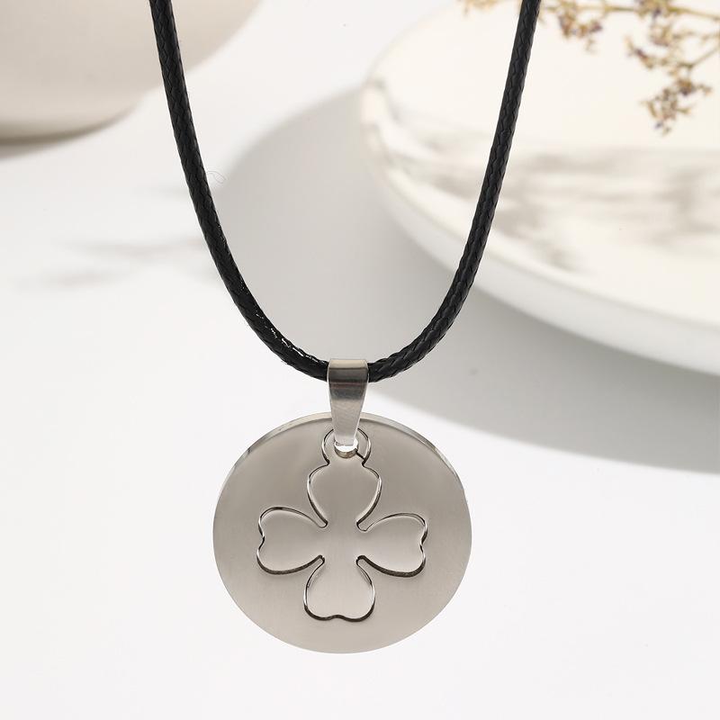 Stainless Steel Four -Leaf Clover Necklace For Women Versatile Simple Fashion Pendant Necklace