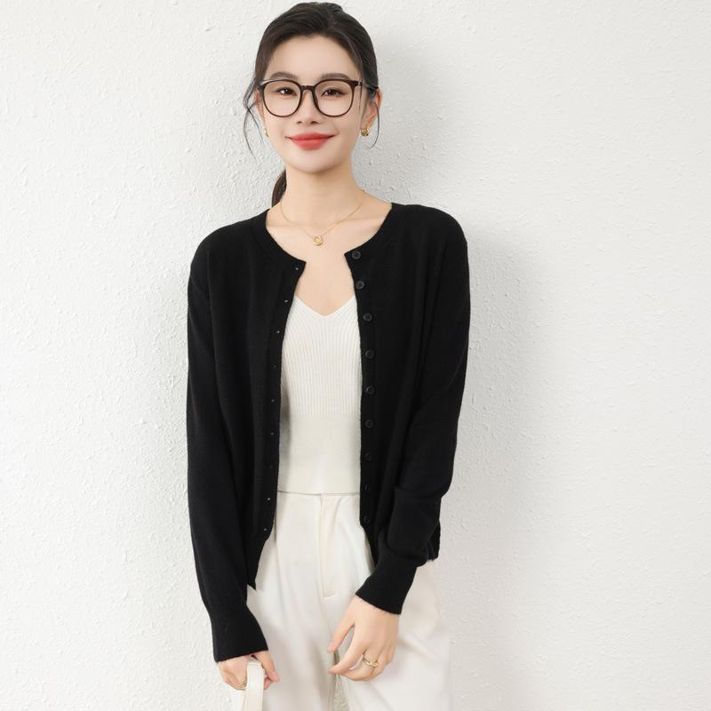 Autumn Women's Round Neck Wool Blend Cardigan Knitwear