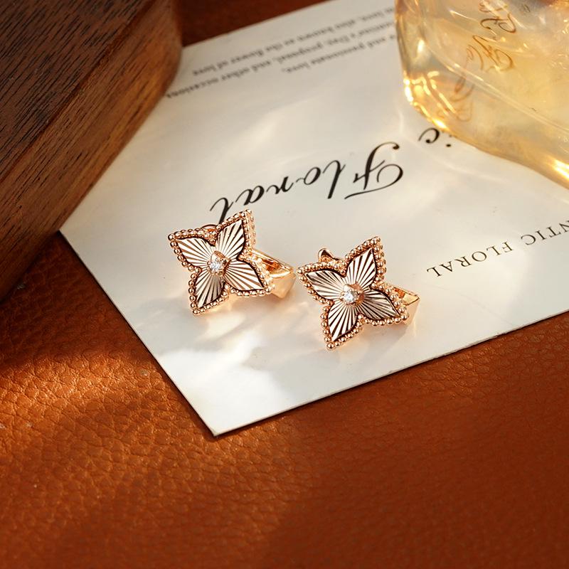 Wyrafinowane Luksusowe Kolczyki Sztyfty i Nausznice z Kwiatowym Wzorem