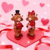 Dia dos Namorados Casal Estatueta Vaca das Terras Altas Segurando Rosa Coração de Amor Gado das Terras Altas Estátua de Resina Decoração de Casamento Presente Romântico